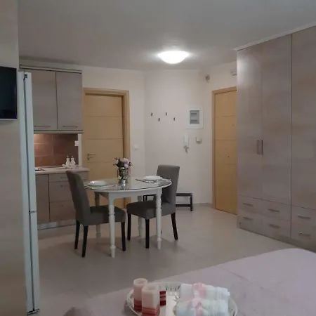 Apartment Perfect Location *